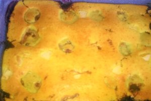 Desert prajitura rasturnata cu mere, mango si afine