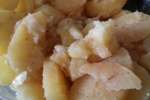 Salata de cartofi cu hering marinat