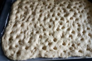 Focaccia cu rosii cherry si rozmarin