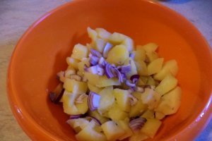 Salata de cartofi interbelica