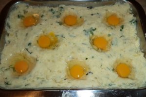 Aperitiv piure de cartofi aromat cu oua de prepelita