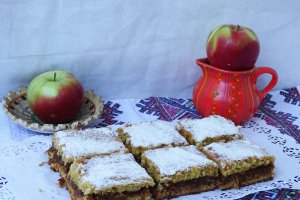 Desert placinta cu mere si aluat turnat