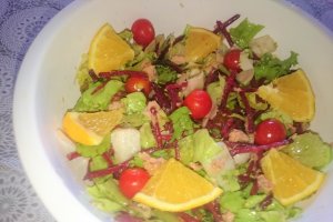 Salata verde cu ton si portocala