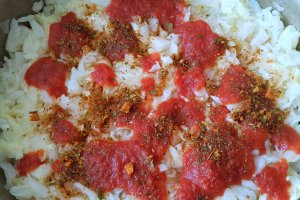 Sarmale in foi de varza alba umplute cu carne de pui si dovleac placintar