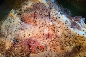 Berbecut cu ceapa, vin rosu si cuscus