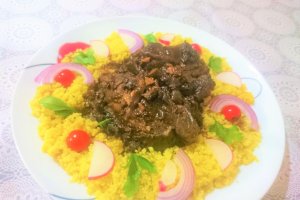 Berbecut cu ceapa, vin rosu si cuscus