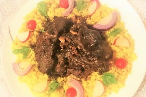 Berbecut cu ceapa, vin rosu si cuscus