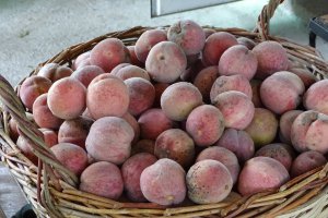 Gem din piersici rosii de gradina