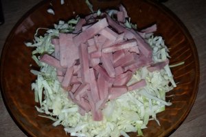 Salata de varza cu salam
