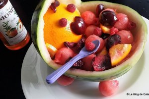 Salata de fructe in suport de pepene verde