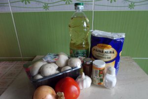 Reteta de tocanita de ciuperci champignon, cu ceapa si usturoi