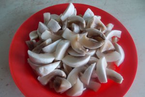 Reteta de tocanita de ciuperci champignon, cu ceapa si usturoi