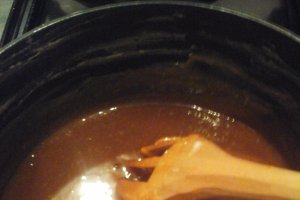 Desert prajitura cu boti, mere si topping de caramel