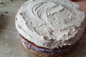 Desert tort cu crema de ciocolata, afine si zmeura - Reteta 800