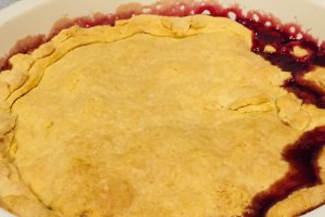 Desert tarta de toamna rasturnata cu mere, prune si gem de prune
