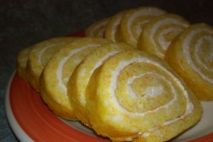 Aperitiv rulada din legume, umpluta cu crema de branza