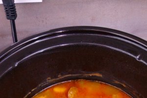 Fasole cu carnati afumati la slow cooker Crock-Pot