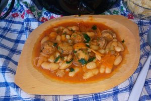 Fasole cu carnati afumati la slow cooker Crock-Pot