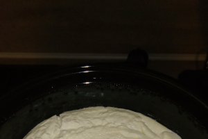Branza proaspata de vaci la slow cooker Crock-Pot