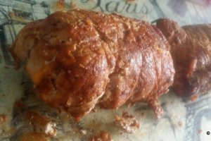 Rulada de porc cu branza cheddar