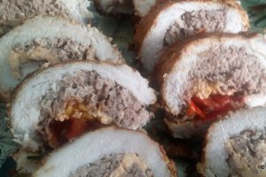 Rulada de porc cu branza cheddar