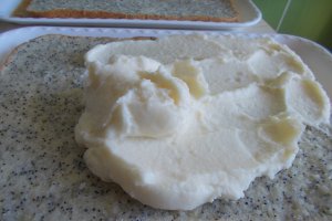 Desert prajitura cu mac si crema de lamaie