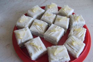 Desert prajitura cu mac si crema de lamaie