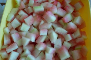 Dulceata de coji de pepene rosu