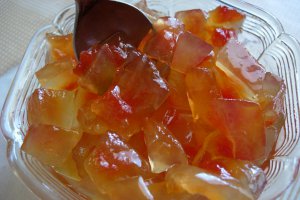 Dulceata de coji de pepene rosu