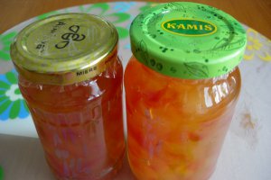 Dulceata de coji de pepene rosu