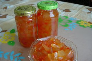 Dulceata de coji de pepene rosu