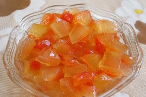 Dulceata de coji de pepene rosu