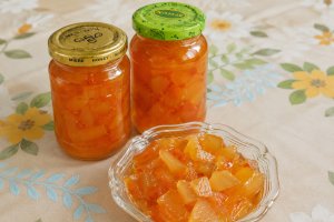 Dulceata de coji de pepene rosu