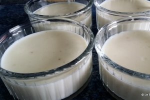 Desert crema de lapte orientala