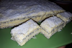 Desert prajitura cu mac si crema de vanilie