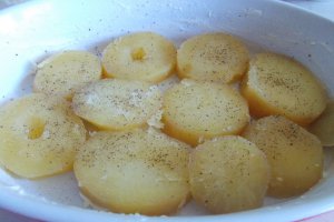 Cartofi cu mozzarella, la cuptor