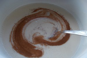 Desert clatite cu mere si sirop de trandafiri