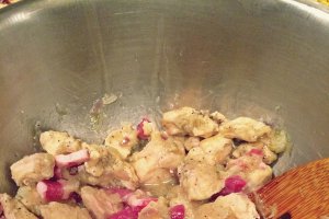 Paste gratinate cu pui, dovlecei si bacon