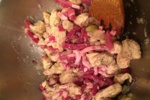 Paste gratinate cu pui, dovlecei si bacon