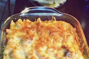 Paste gratinate cu pui, dovlecei si bacon