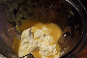 Supa crema de dovleac cu ghimbir servita cu grisine in sunculita crud uscata
