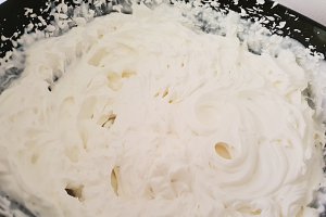 Desert prajitura cu crema de lamaie si biscuiti