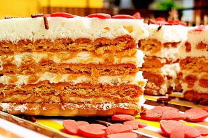 Desert prajitura cu crema de lamaie si biscuiti