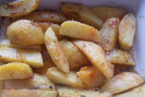 Cartofi aromatizati, la cuptor