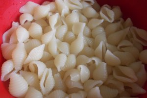 Salata de paste, cu sunca si maioneza
