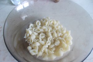 Salata de paste, cu sunca si maioneza