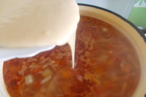 Ciorba de dovlecei, cu zdrente de oua