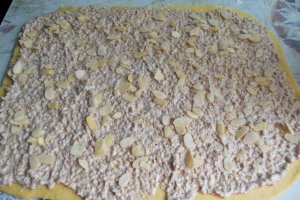 Desert rulouri cu nuca