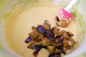 Desert prajitura cu prune si mascarpone