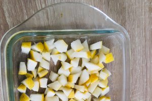 Desert prajitura aromata cu pere caramelizate